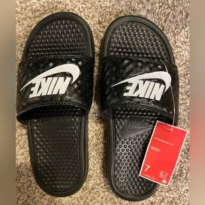 nike slides nwt